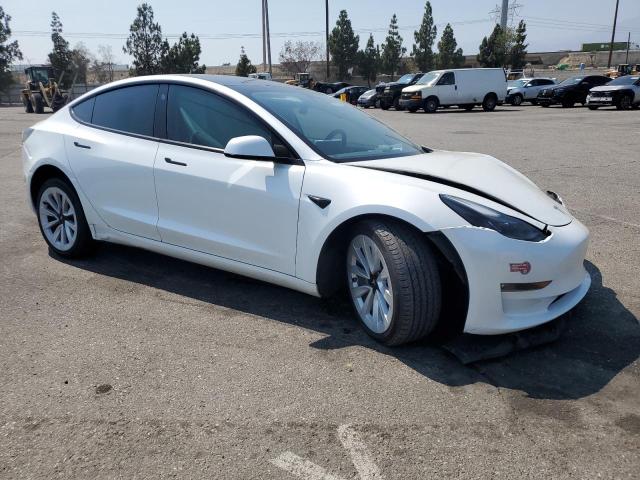 5YJ3E1EB2PF619239 - 2023 TESLA MODEL 3 أبيض صورة 4