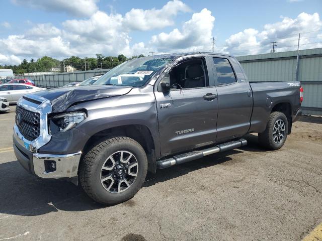 5TFUY5F1XJX697502 - 2018 TOYOTA TUNDRA DOUBLE CAB SR GRAY photo 1
