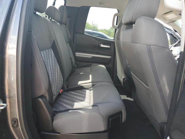 5TFUY5F1XJX697502 - 2018 TOYOTA TUNDRA DOUBLE CAB SR GRAY photo 10