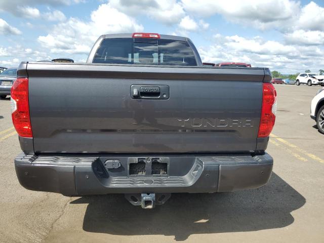 5TFUY5F1XJX697502 - 2018 TOYOTA TUNDRA DOUBLE CAB SR GRAY photo 6
