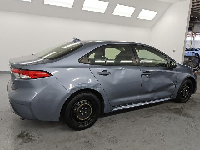 JTDEPMAE7MJ187188 - 2021 TOYOTA COROLLA LE ნაცრისფერი ფოტო 3
