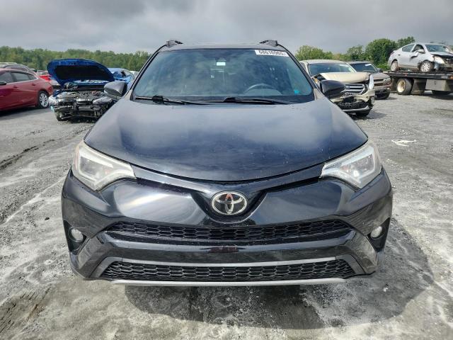 2T3NFREV4JW451023 - 2018 TOYOTA RAV4 SE შავი ფოტო 5