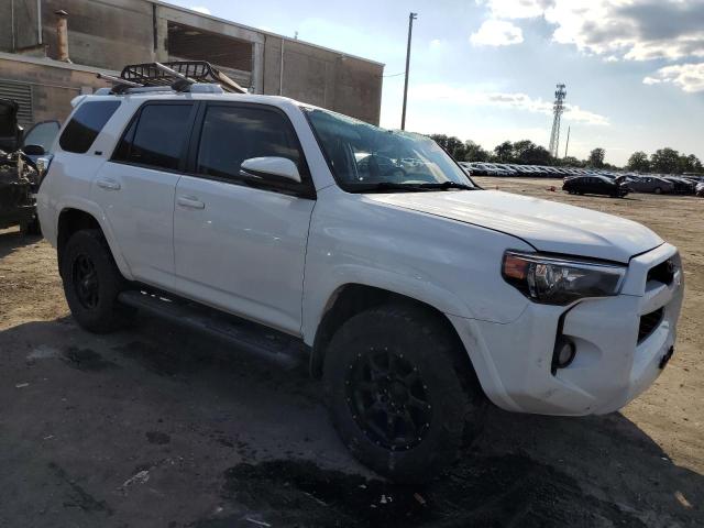 JTEBU5JR1J5567339 - 2018 TOYOTA 4RUNNER SR5/SR5 PREMIUM 白色 照片 4