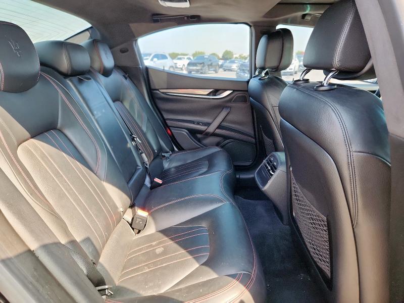 ZAM57RSA6G1189216 - 2016 MASERATI GHIBLI S أسود صورة 10