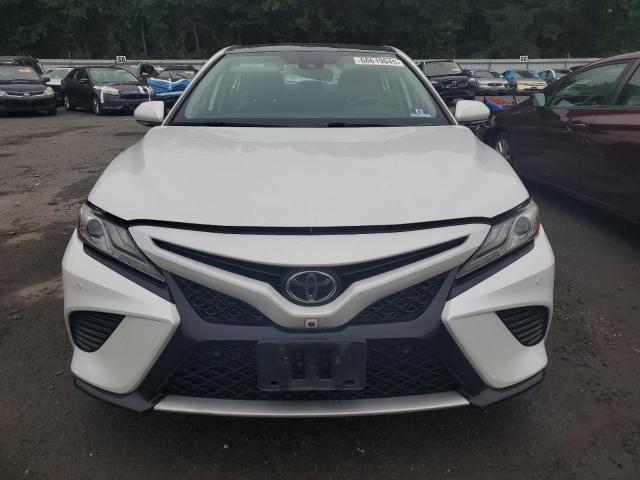 4T1BZ1HK1KU032733 - 2019 TOYOTA CAMRY XSE WHITE photo 5