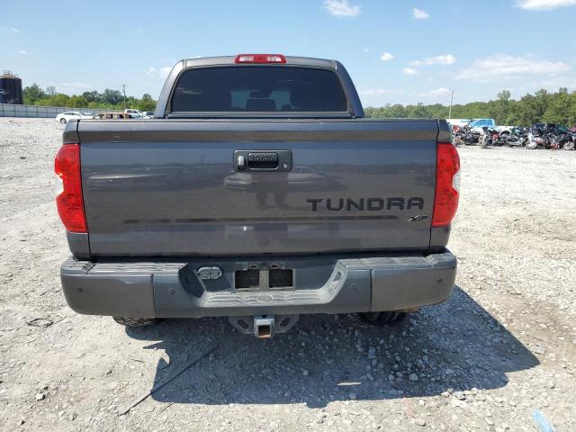 5TFDW5F1XJX704227 - 2018 TOYOTA TUNDRA CREWMAX SR5 GRAY photo 6