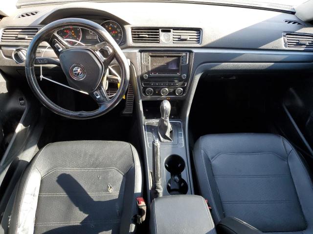 1VWDT7A34HC077570 - 2017 VOLKSWAGEN PASSAT R-LINE Մոխրագույն լուսանկար 8