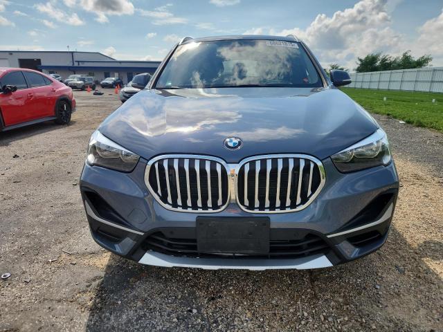 WBXJG9C09M5T74084 - 2021 BMW X1 XDRIVE28I BLUE photo 5