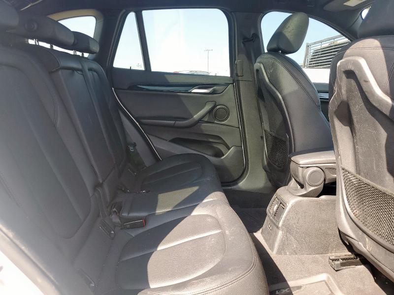 WBXHT3C51K5L38194 - 2019 BMW X1 XDRIVE28I WHITE photo 11