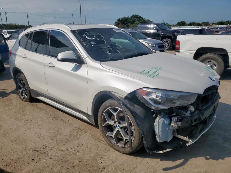 WBXHT3C51K5L38194 - 2019 BMW X1 XDRIVE28I WHITE photo 4