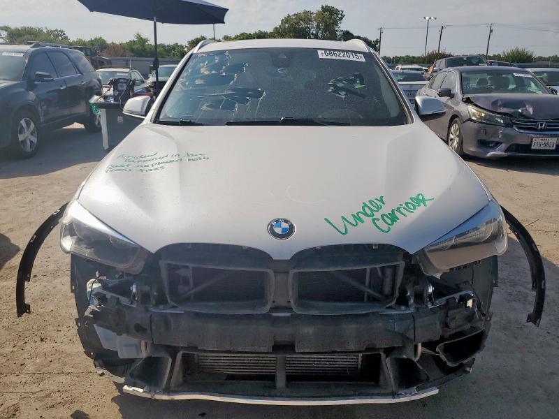 WBXHT3C51K5L38194 - 2019 BMW X1 XDRIVE28I WHITE photo 5