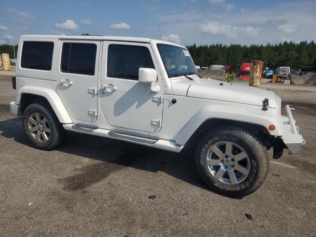 1C4BJWEG7DL662824 - 2013 JEEP WRANGLER U SAHARA 白色 照片 4