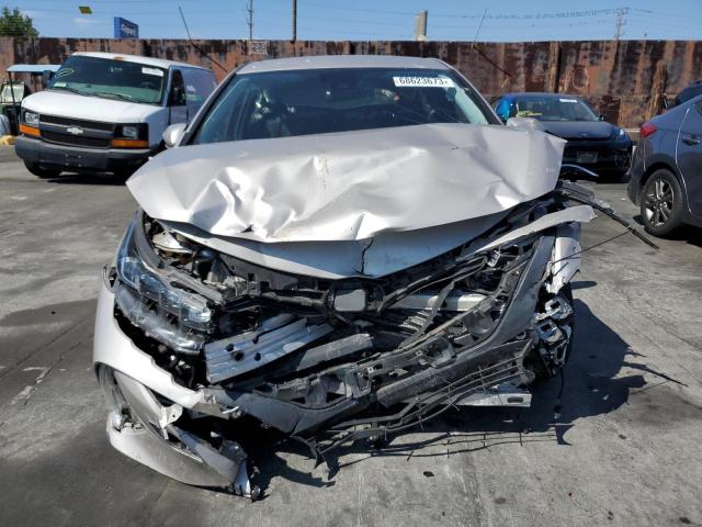 JTDKARFP8H3017573 - 2017 TOYOTA PRIUS PRIM 银色 照片 5