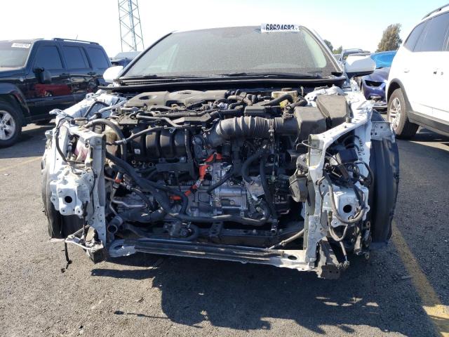 4T1C31AK0NU593588 - 2022 TOYOTA CAMRY LE WHITE photo 5