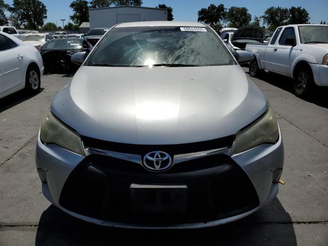 4T1BF1FK7FU016814 - 2015 TOYOTA CAMRY LE 灰色 照片 5