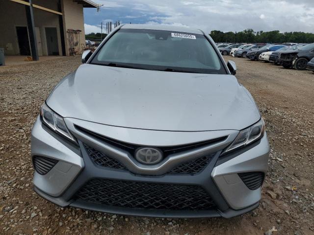 JTNB11HK1J3046515 - 2018 TOYOTA CAMRY L SILVER photo 5