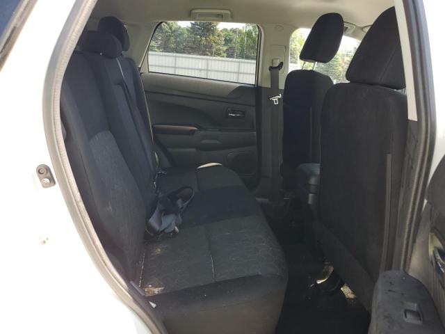 JA4AR3AU3LU022689 - 2020 MITSUBISHI OUTLANDER ES WHITE photo 11