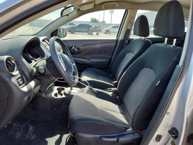 3N1CN7AP3JL875924 - 2018 NISSAN VERSA S 银色 照片 7