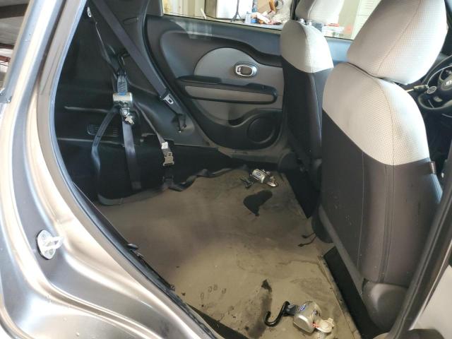 KNDJN2A29G7294212 - 2016 KIA SOUL GREEN photo 10
