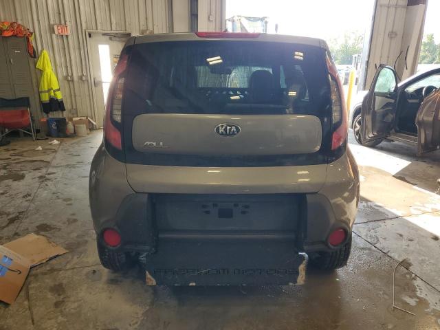 KNDJN2A29G7294212 - 2016 KIA SOUL GREEN photo 6