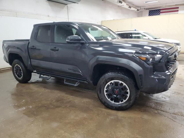 3TMLB5JN4RM034015 - 2024 TOYOTA TACOMA DOUBLE CAB CHARCOAL photo 4