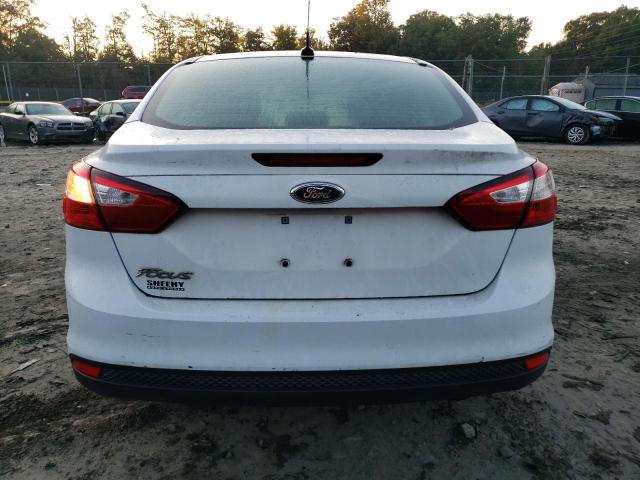 1FAHP3E2XCL308943 - 2012 FORD FOCUS S WHITE photo 6