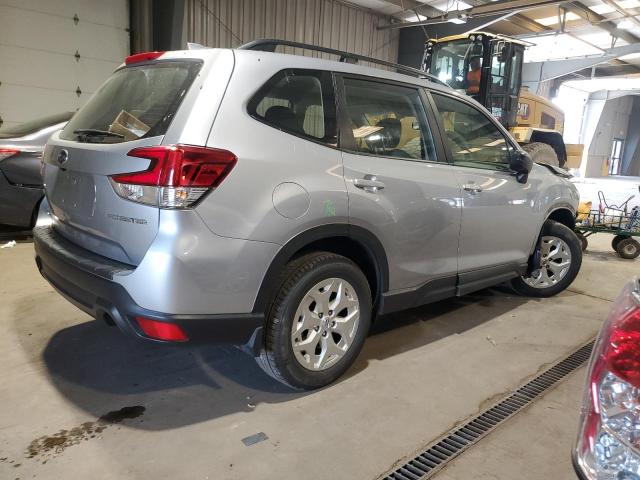 JF2SKACC9KH433465 - 2019 SUBARU FORESTER SILVER photo 3