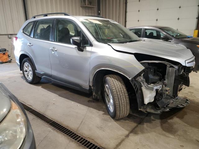 JF2SKACC9KH433465 - 2019 SUBARU FORESTER SILVER photo 4