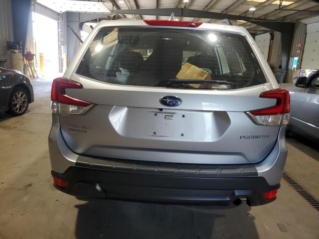 JF2SKACC9KH433465 - 2019 SUBARU FORESTER SILVER photo 6