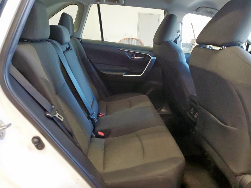 2T3W1RFV1LC053869 - 2020 TOYOTA RAV4 XLE WHITE photo 11