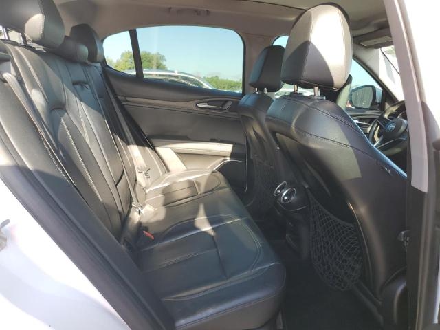 ZASFAKBN0J7C22095 - 2018 ALFA ROMEO STELVIO TI WHITE photo 11