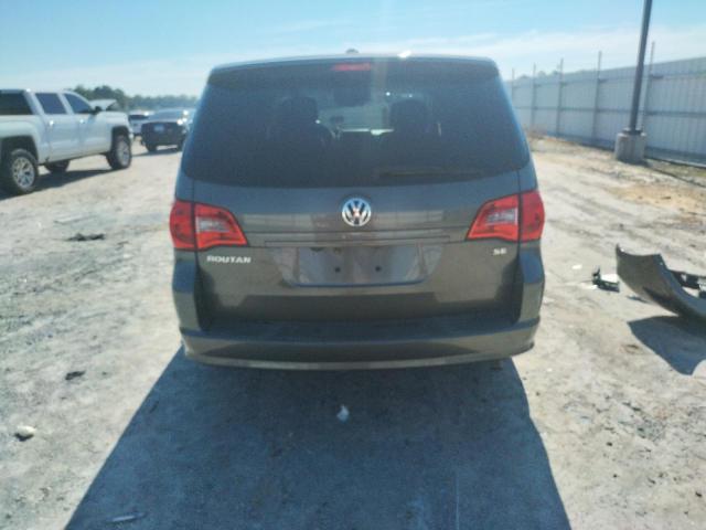 2V4RW3D1XAR295759 - 2010 VOLKSWAGEN ROUTAN SE GRAY photo 6