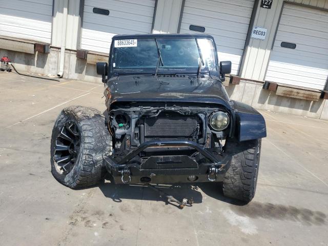 1C4HJWEG3JL873363 - 2018 JEEP WRANGLER U SAHARA BLACK photo 5