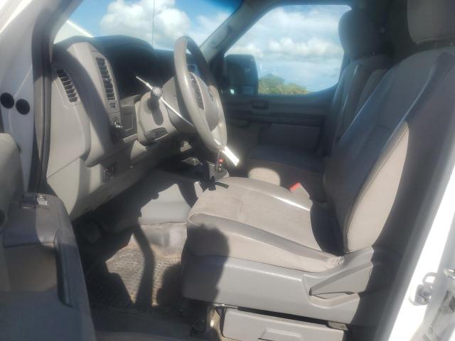 1N6BF0LY4KN804913 - 2019 NISSAN NV 2500 S Weiß Foto 7