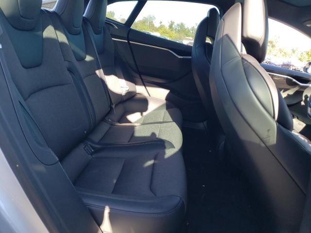 5YJSA1E22JF245388 - 2018 TESLA MODEL S Արծաթագույն լուսանկար 10