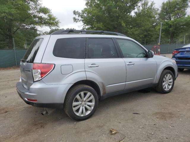 JF2SHADC2CH454933 - 2012 SUBARU FORESTER 2.5X PREMIUM SILVER photo 3