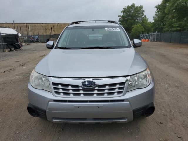 JF2SHADC2CH454933 - 2012 SUBARU FORESTER 2.5X PREMIUM SILVER photo 5