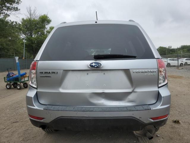 JF2SHADC2CH454933 - 2012 SUBARU FORESTER 2.5X PREMIUM SILVER photo 6