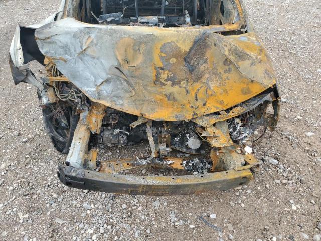 5YFBURHE9JP840917 - 2018 TOYOTA COROLLA L WHITE photo 11