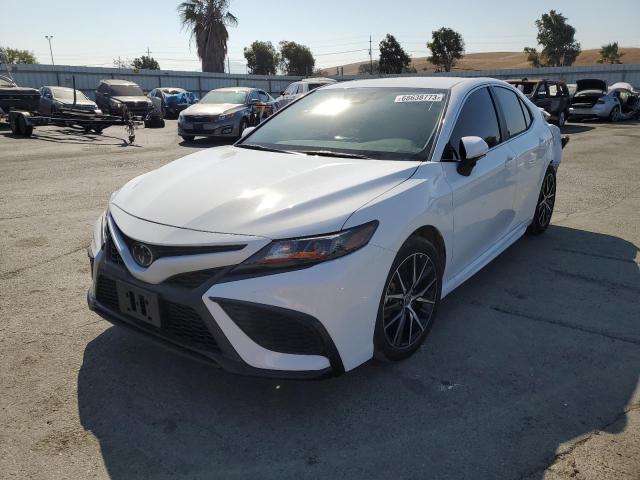 4T1G11AK7PU794222 - 2023 TOYOTA CAMRY SE NIGHT SHADE WHITE photo 1