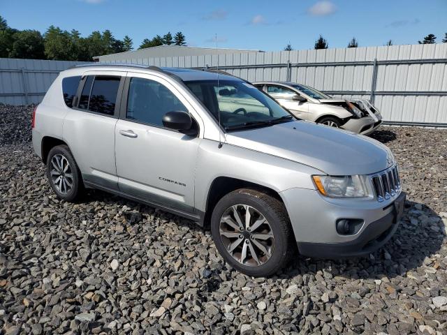 1J4NF1FB0BD280656 - 2011 JEEP COMPASS SPORT SILVER photo 4