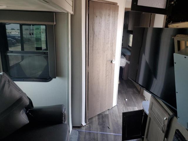 4YDTCGP20RV500063 - 2024 KEYSTONE TRAILER TWO TONE photo 5