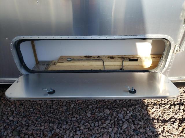 1STT9YL24JJ540737 - 2018 AIRS TRAVEL TRA 银色 照片 8