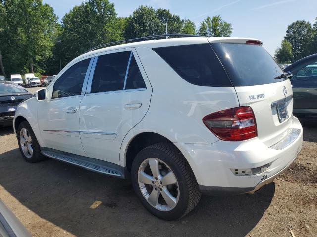 4JGBB8GB5BA674940 - 2011 MERCEDES-BENZ ML 350 4MATIC WHITE photo 2