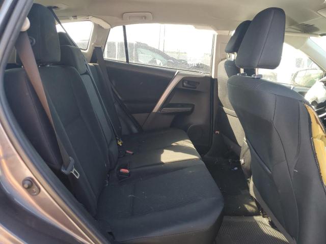 2T3ZFREV0JW487678 - 2018 TOYOTA RAV4 LE Gris foto 11