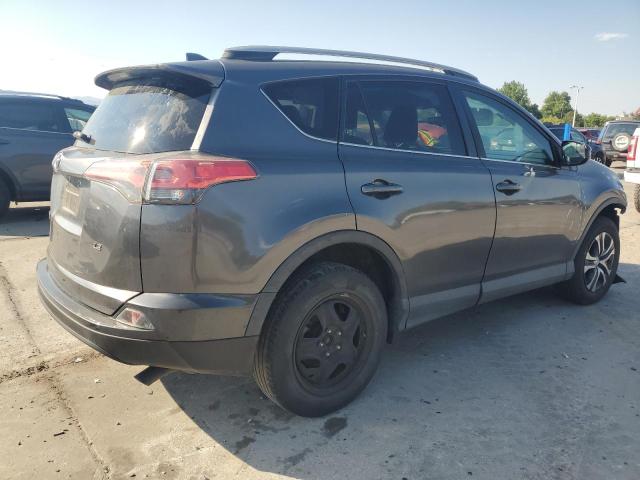 2T3ZFREV0JW487678 - 2018 TOYOTA RAV4 LE Gris foto 3
