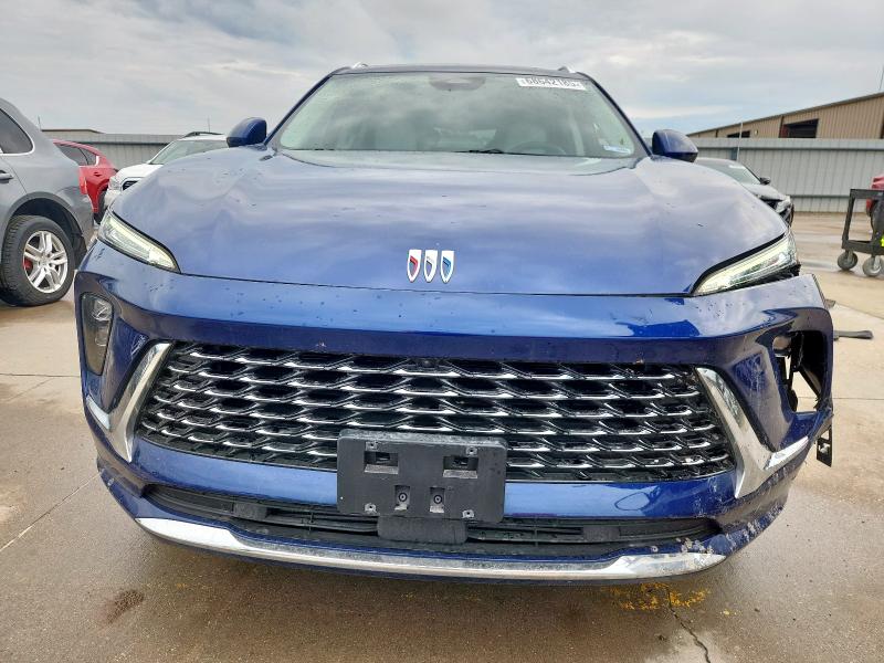 LRBFZSE45RD042448 - 2024 BUICK ENVISION AVENIR Blau Foto 5