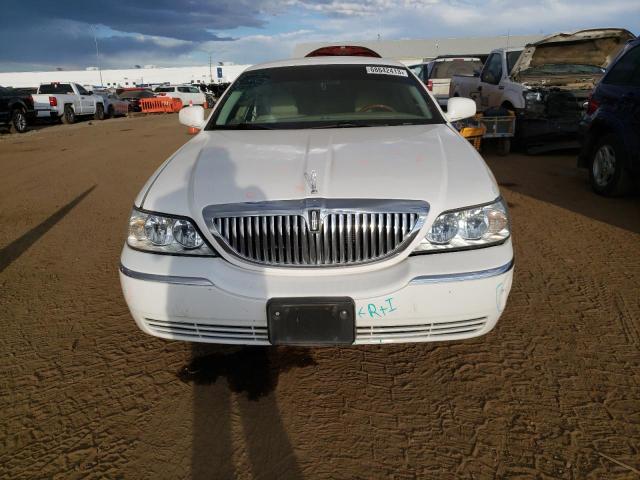 2LNHM82V69X618769 - 2009 LINCOLN TOWN CAR SIGNATURE LIMITED WHITE photo 5