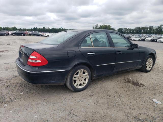 WDBUF65J73A262289 - 2003 MERCEDES-BENZ E 320 შავი ფოტო 3