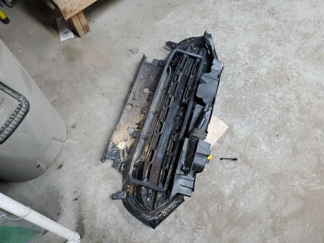 MAJ6P1UL2JC229026 - 2018 FORD ECOSPORT SE SILVER photo 13